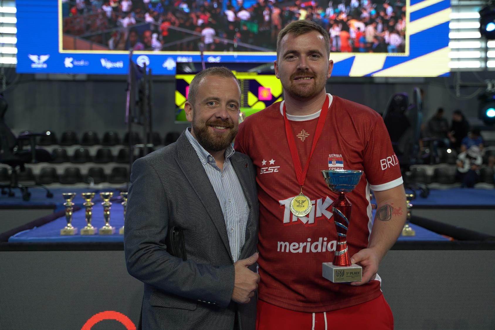 Boban Totovski, generalni sekretar IESF-a i naš šampion Marko Roksić.jpg - Srpski Esports   Boban Totovski, generalni sekretar IESF-a i naš šampion Marko Roksić.jpg - Srpski Esports