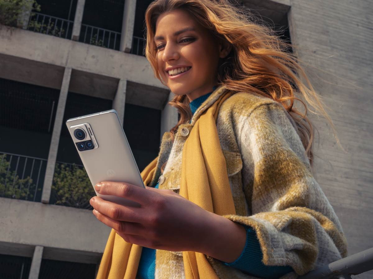  Motorola Edge 30 Ultra Lifestyle 15.jpg - Motorola 