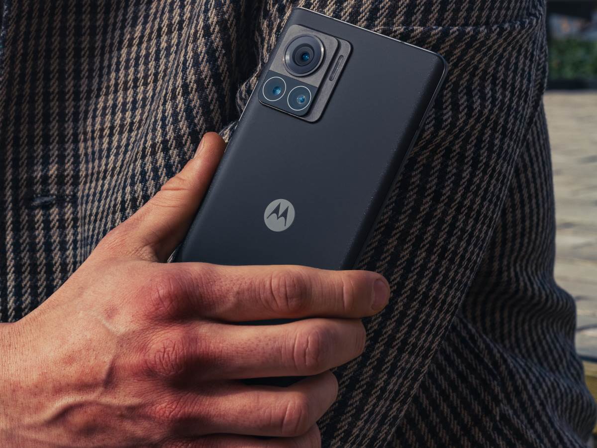  Motorola Edge 30 Ultra Lifestyle 13.jpg 