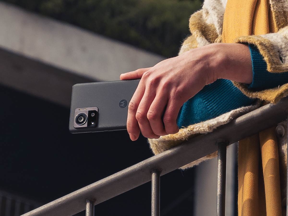  Motorola Edge 30 Ultra Lifestyle 6.jpg - Motorola 