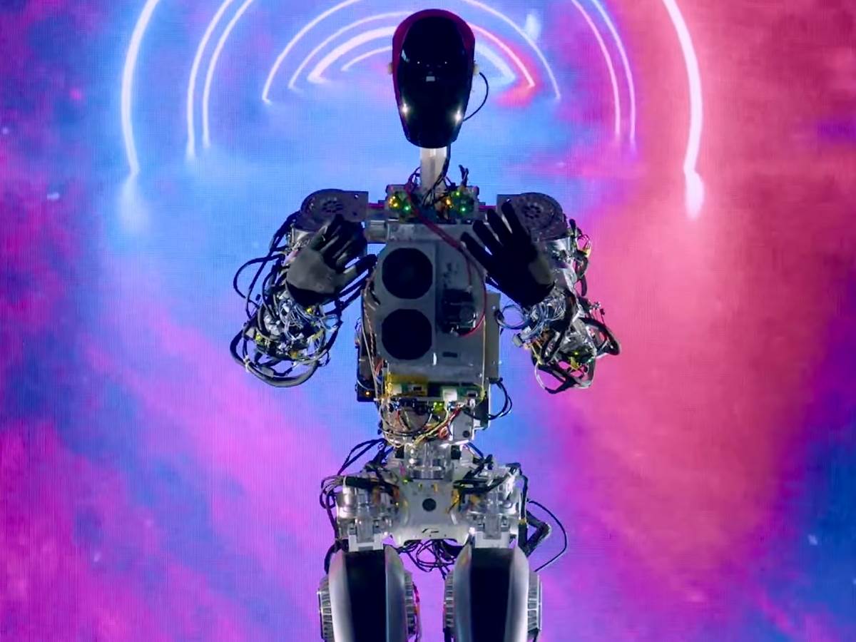 Tesla Optimus robot 5.jpg - Tesla   Tesla Optimus robot 5.jpg - Tesla