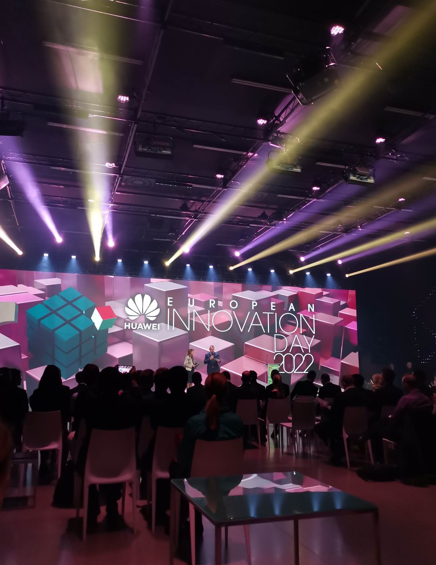  Photo 4.jpg - Huawei 