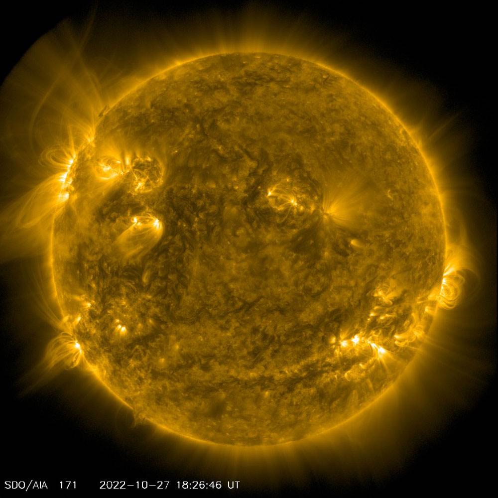 latest_1024_0171.jpg - NASA / SDO / AIA   latest_1024_0171.jpg - NASA / SDO / AIA
