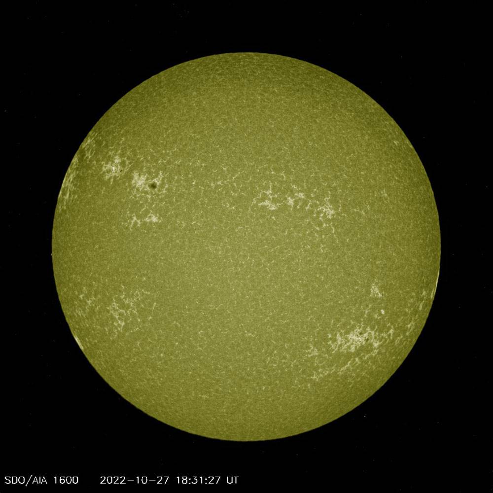  latest_1024_1600.jpg - NASA / SDO / AIA 