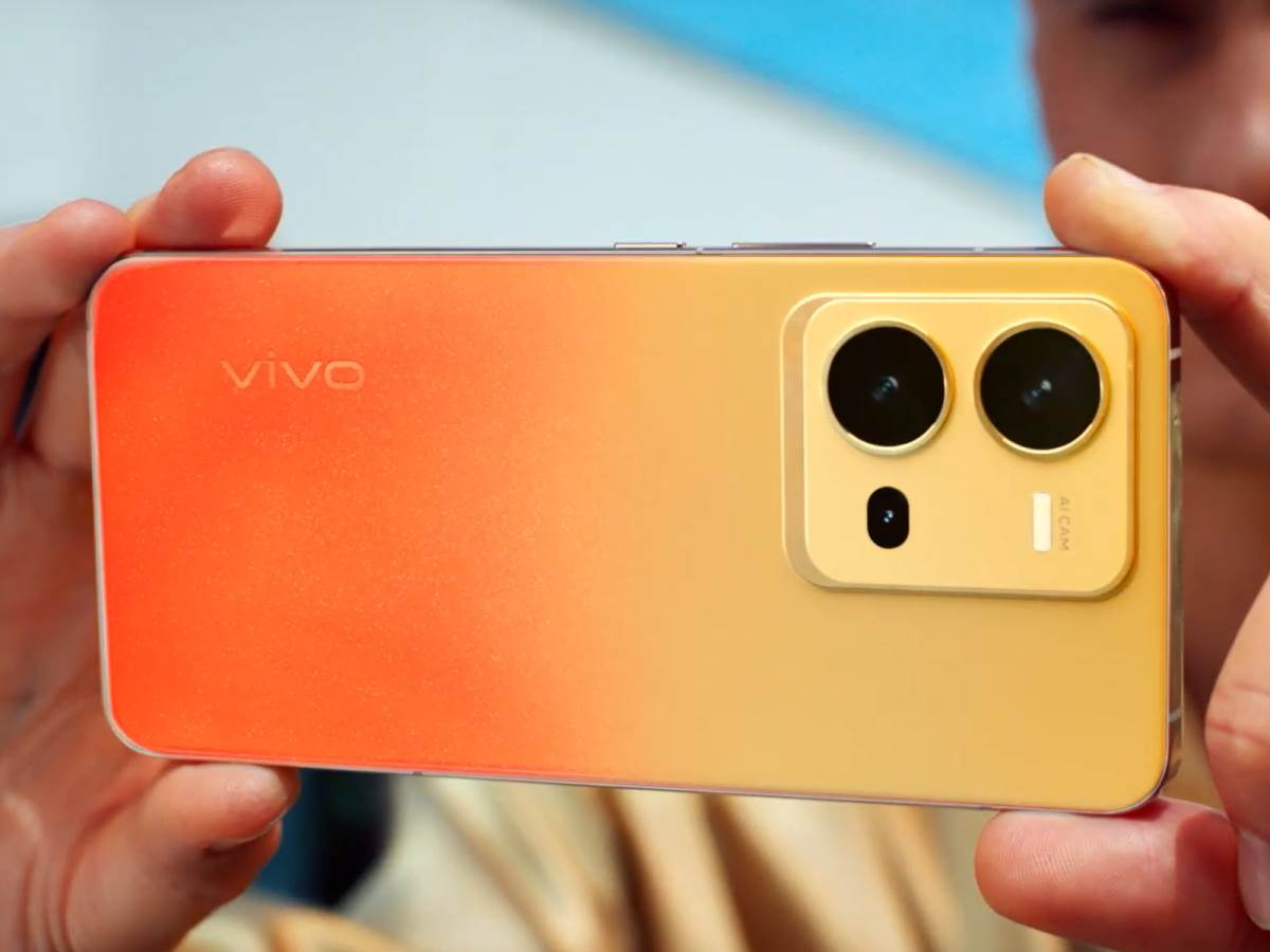 vivo X80 Lite menja boju kućišta 2.jpg   vivo X80 Lite menja boju kućišta 2.jpg