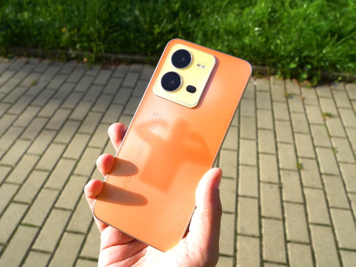 vivo X80 Lite menja boju kućišta 7.jpg - VIVO   vivo X80 Lite menja boju kućišta 7.jpg - VIVO