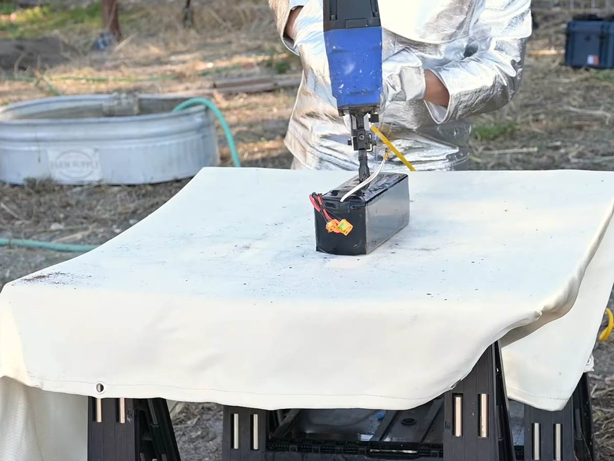  Everything You Need to Know About Exploding Batteries 5-46 screenshot.png - YouTube / iFixit 