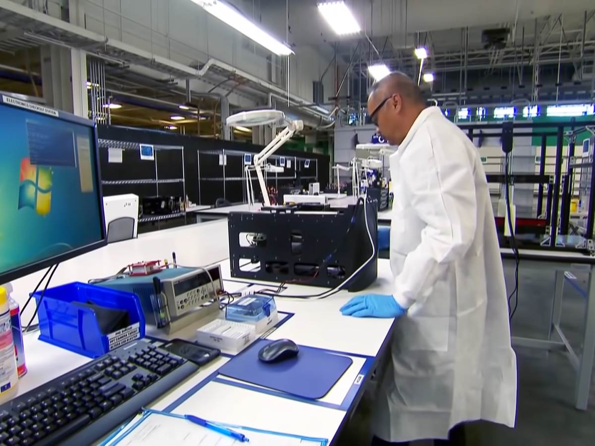  Elizabeth Holmes exposed_ The $9 billion medical ‘miracle’ that never existed _ 60 Minutes Australia 9-35 screenshot.png - YouTube / 60 Minutes Australia 