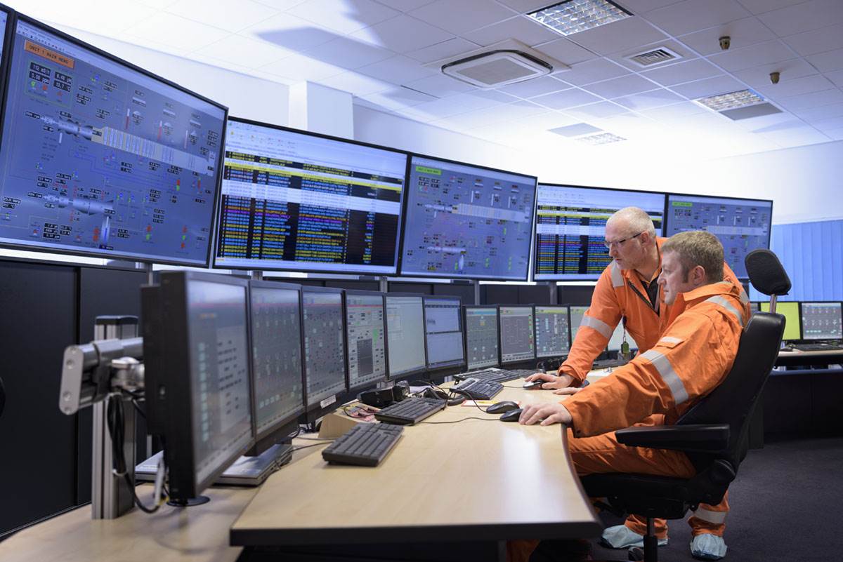 engineers-in-control-room-eaton.jpg engineers-in-control-room-eaton.jpg