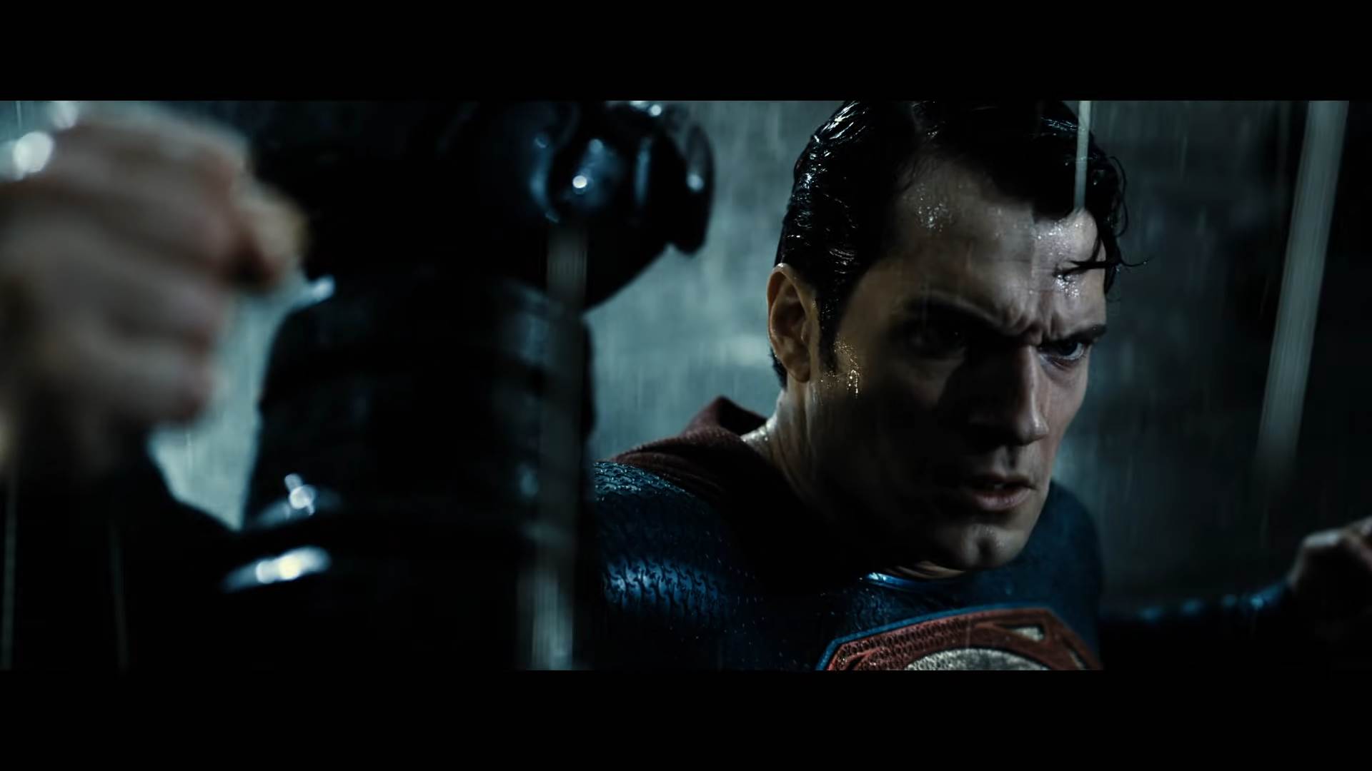  Batman v Superman_ Dawn of Justice - Official Final Trailer [HD] 2-2 screenshot.png - YouTube / Warner Bros. Pictures 