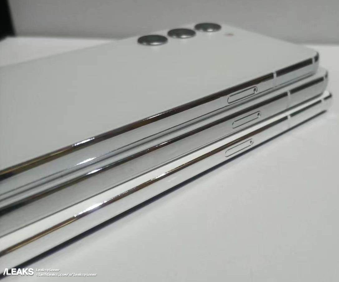 samsung-galaxy-s23-s23-plus-and-s23-ultra-dummy-units-compared-in-leaked-pictures-987.jpg - Slashleaks / Leakspinner   samsung-galaxy-s23-s23-plus-and-s23-ultra-dummy-units-compared-in-leaked-pictures-987.jpg - Slashleaks / Leakspinner