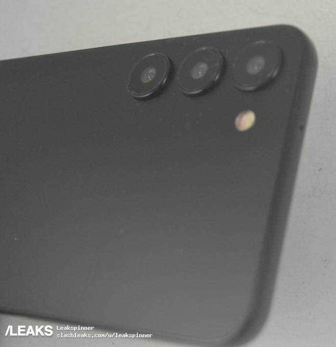 samsung-galaxy-s23-and-s23-plus-dummies-units-leaked-145.jpg - Slashleaks / Leakspinner   samsung-galaxy-s23-and-s23-plus-dummies-units-leaked-145.jpg - Slashleaks / Leakspinner