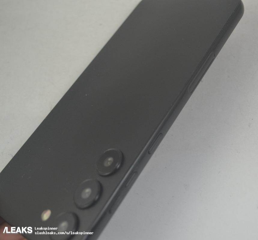 samsung-galaxy-s23-and-s23-plus-dummies-units-leaked-693.jpg   samsung-galaxy-s23-and-s23-plus-dummies-units-leaked-693.jpg