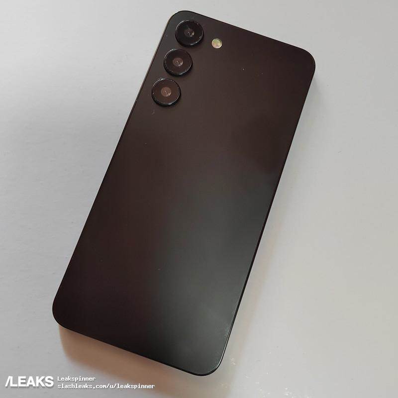 samsung-galaxy-s23-and-s23-plus-dummies-units-leaked-892.jpg - Slashleaks / Leakspinner   samsung-galaxy-s23-and-s23-plus-dummies-units-leaked-892.jpg - Slashleaks / Leakspinner