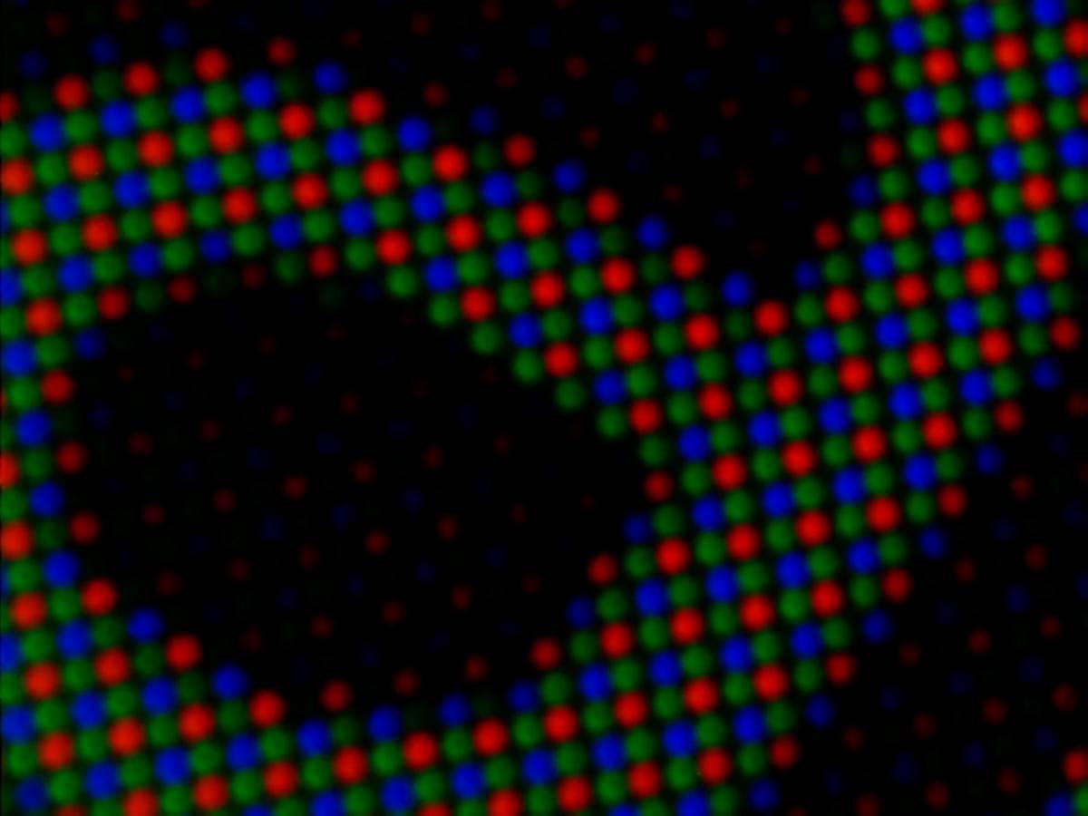  Smartphone Pixels under microscope (IPS vs OLED) 2-42 screenshot.png 