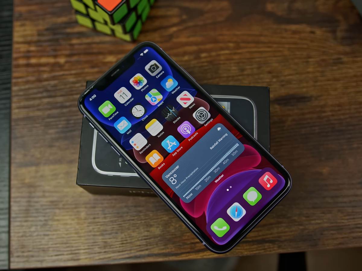 iPhone XR in 2022 - worth it_ (Review) 4-8 screenshot.jpg   iPhone XR in 2022 - worth it_ (Review) 4-8 screenshot.jpg