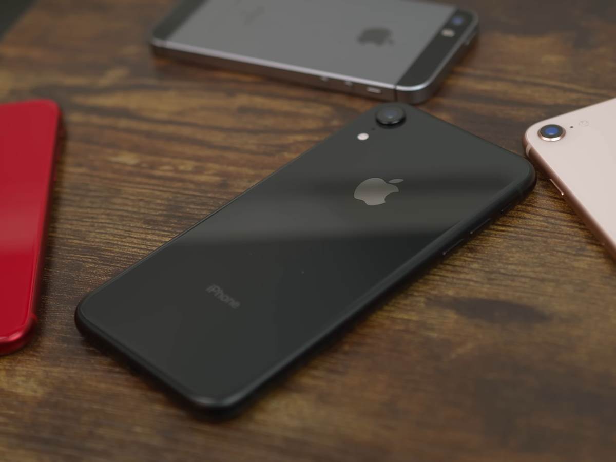  iPhone XR in 2022 - worth it_ (Review) 11-20 screenshot.png - YouTube / Marques Brownlee / 91Tech 