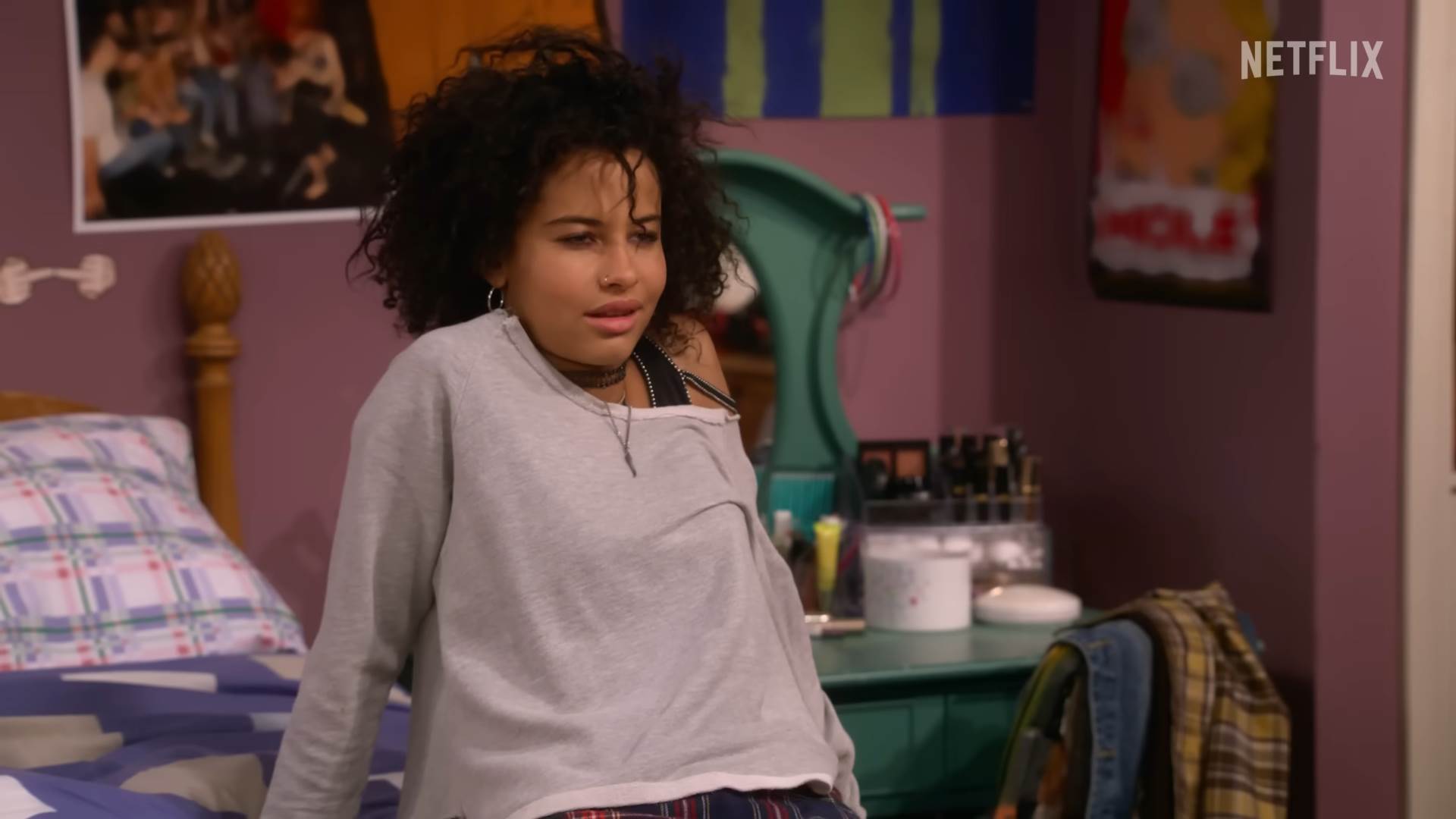 That '90s Show _ Official Trailer _ Netflix 0-30 screenshot.png - YouTube / Netflix   That '90s Show _ Official Trailer _ Netflix 0-30 screenshot.png - YouTube / Netflix