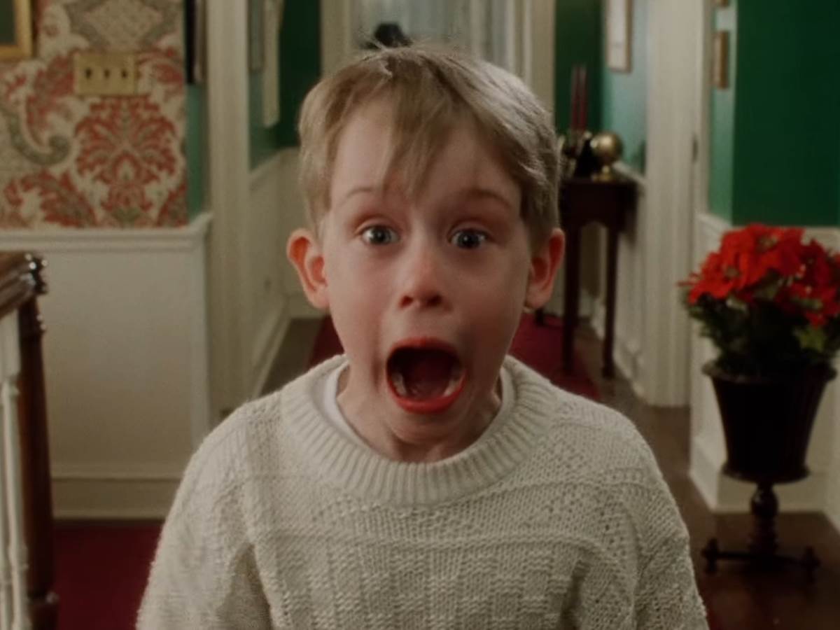  Home Alone - Theatrical Trailer Remastered in HD 0-52 screenshot.jpg - YouTube / wright96d 