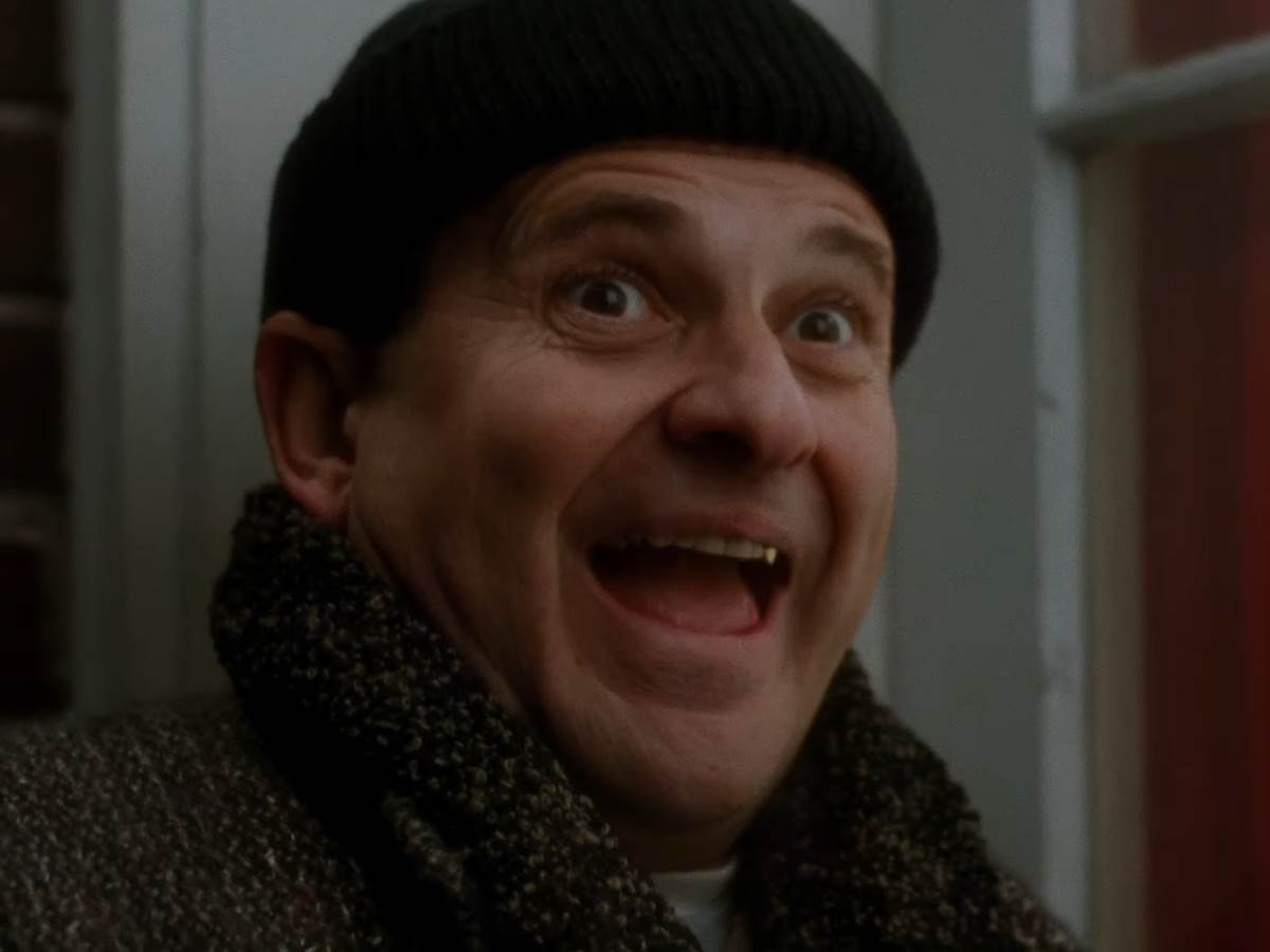  Home Alone - Theatrical Trailer Remastered in HD 1-12 screenshot.png 