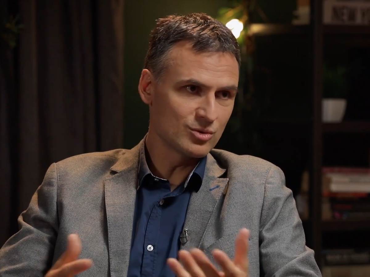 OLD Epizoda 1 - Osnove blokčejna i njegova evolucija (Aleksandar Matanović i Petar Jovanović) 1-14-58 screenshot.png - YouTube / Lančana reakcija   OLD Epizoda 1 - Osnove blokčejna i njegova evolucija (Aleksandar Matanović i Petar Jovanović) 1-14-58 screenshot.png - YouTube / Lančana reakcija