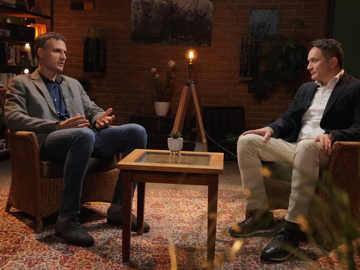 OLD Epizoda 1 - Osnove blokčejna i njegova evolucija (Aleksandar Matanović i Petar Jovanović) 26-12 screenshot.png - YouTube / Lančana reakcija   OLD Epizoda 1 - Osnove blokčejna i njegova evolucija (Aleksandar Matanović i Petar Jovanović) 26-12 screenshot.png - YouTube / Lančana reakcija