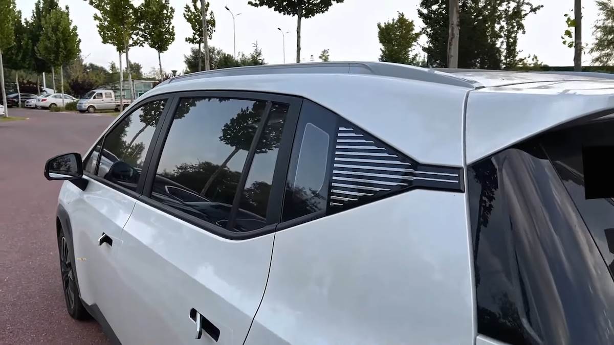  2022 GAC Aion Y in-depth Walkaround 3-19 screenshot.png 