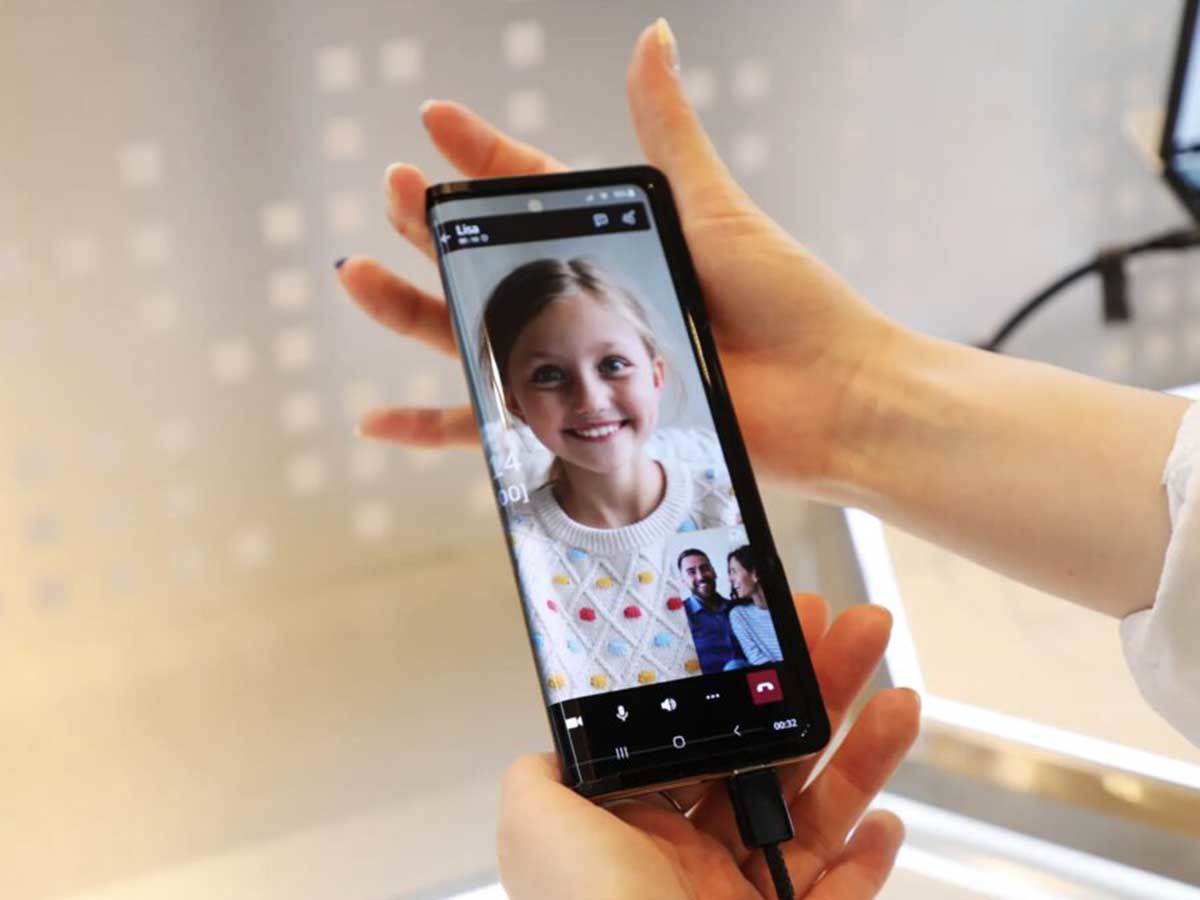  Samsung Flex In and Out 3.jpg - Samsung Display 