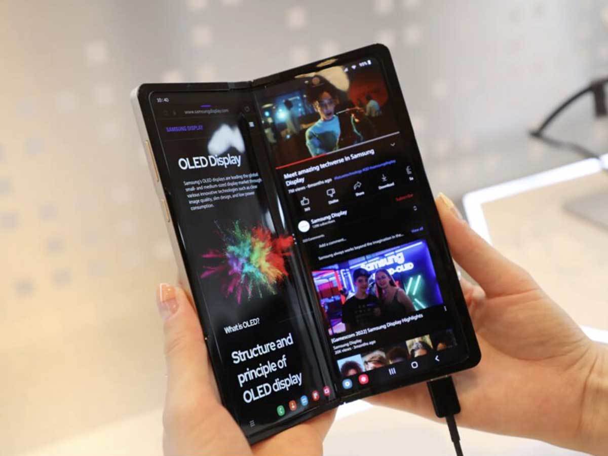  Samsung Flex In and Out 2.jpg - Samsung Display 