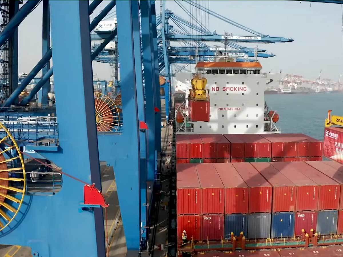 Tjenđin luka 4.jpg - SmartLife / YouTube / New China TV   Tjenđin luka 4.jpg - SmartLife / YouTube / New China TV