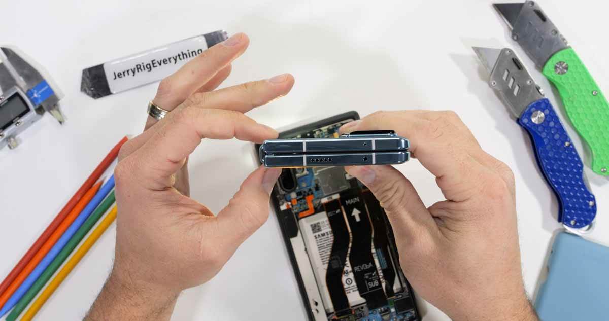 HONOR Magic Vs_2.jpg - JerryRigEverything   HONOR Magic Vs_2.jpg - JerryRigEverything