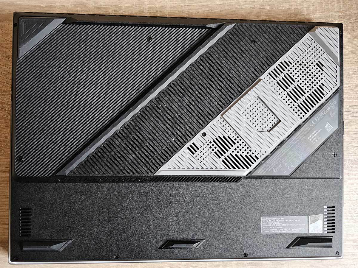  ROG Strix SCAR portovi i otvori 4.jpg - SmartLife / Ilija Baošić 