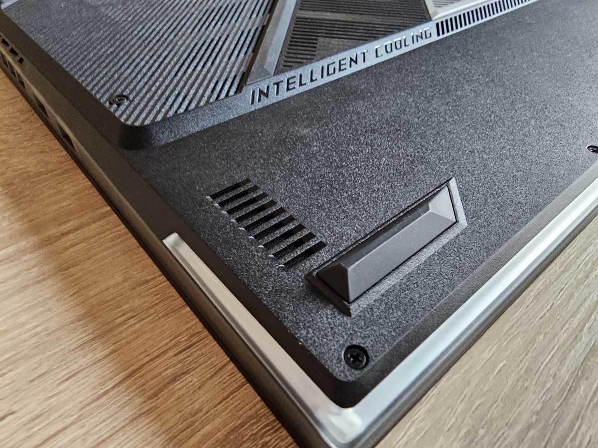  ROG Strix SCAR portovi i otvori 7.jpg - SmartLife / Ilija Baošić 