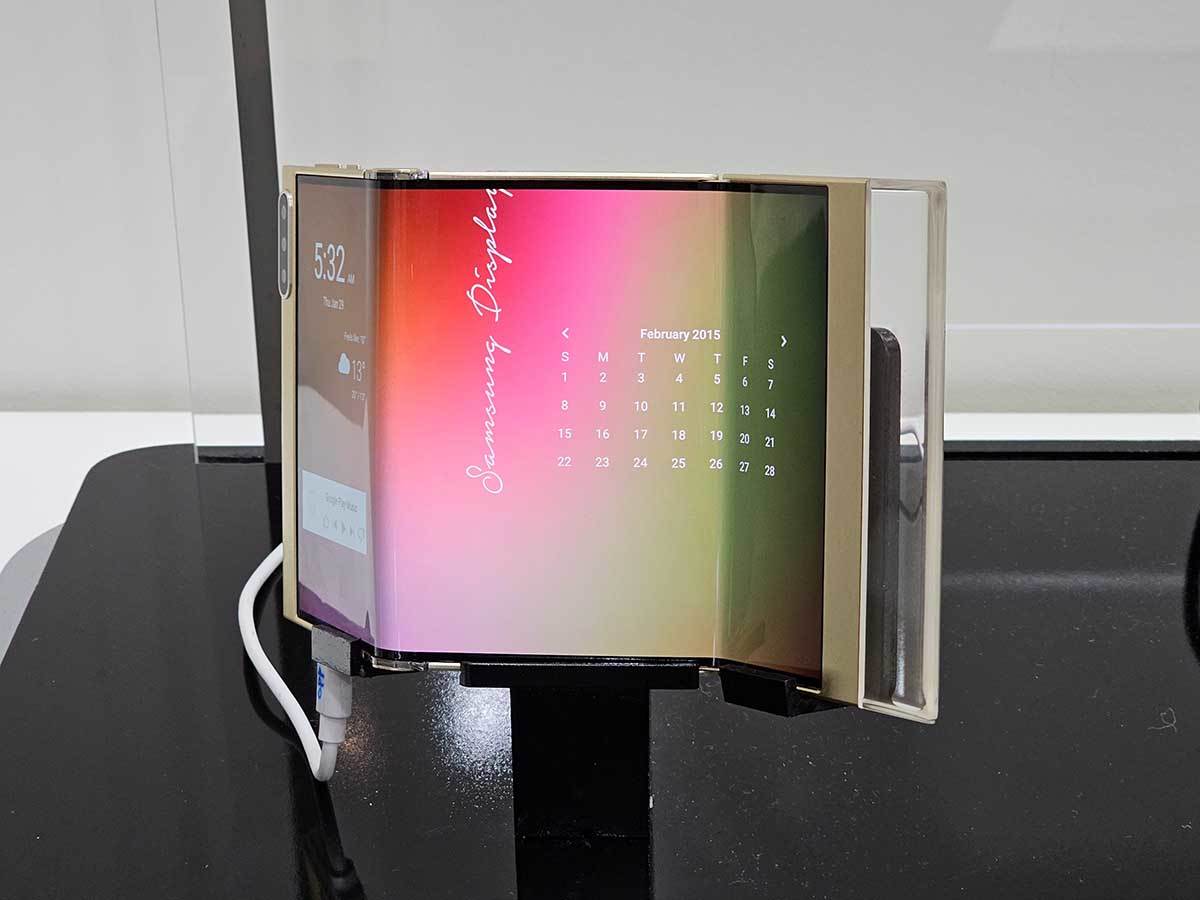  Samsung Display Flex S 1.jpg - SmartLife / Ilija Baošić 