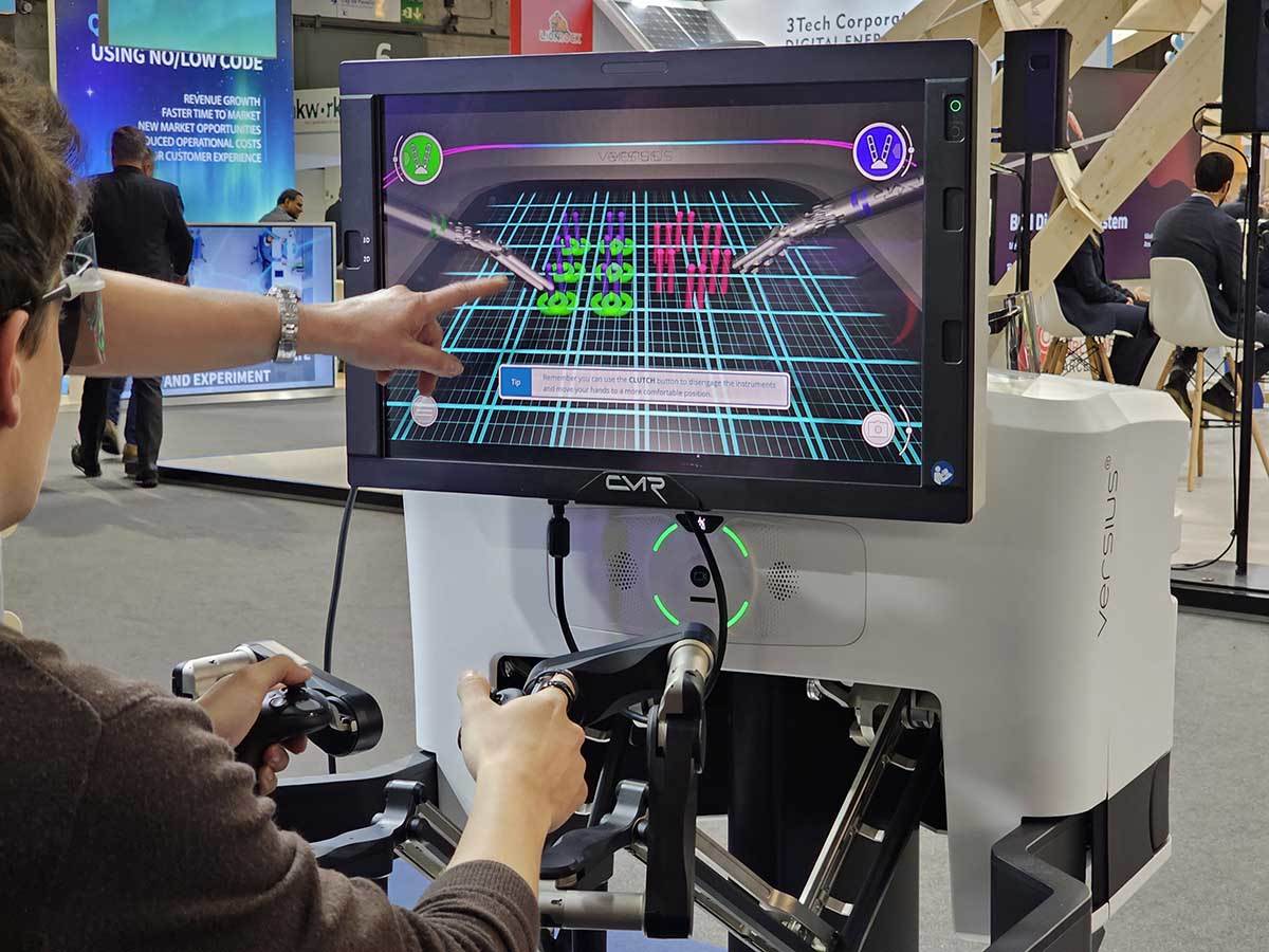  Versius hirurški robot 6.jpg - SmartLife / Ilija Baošić 