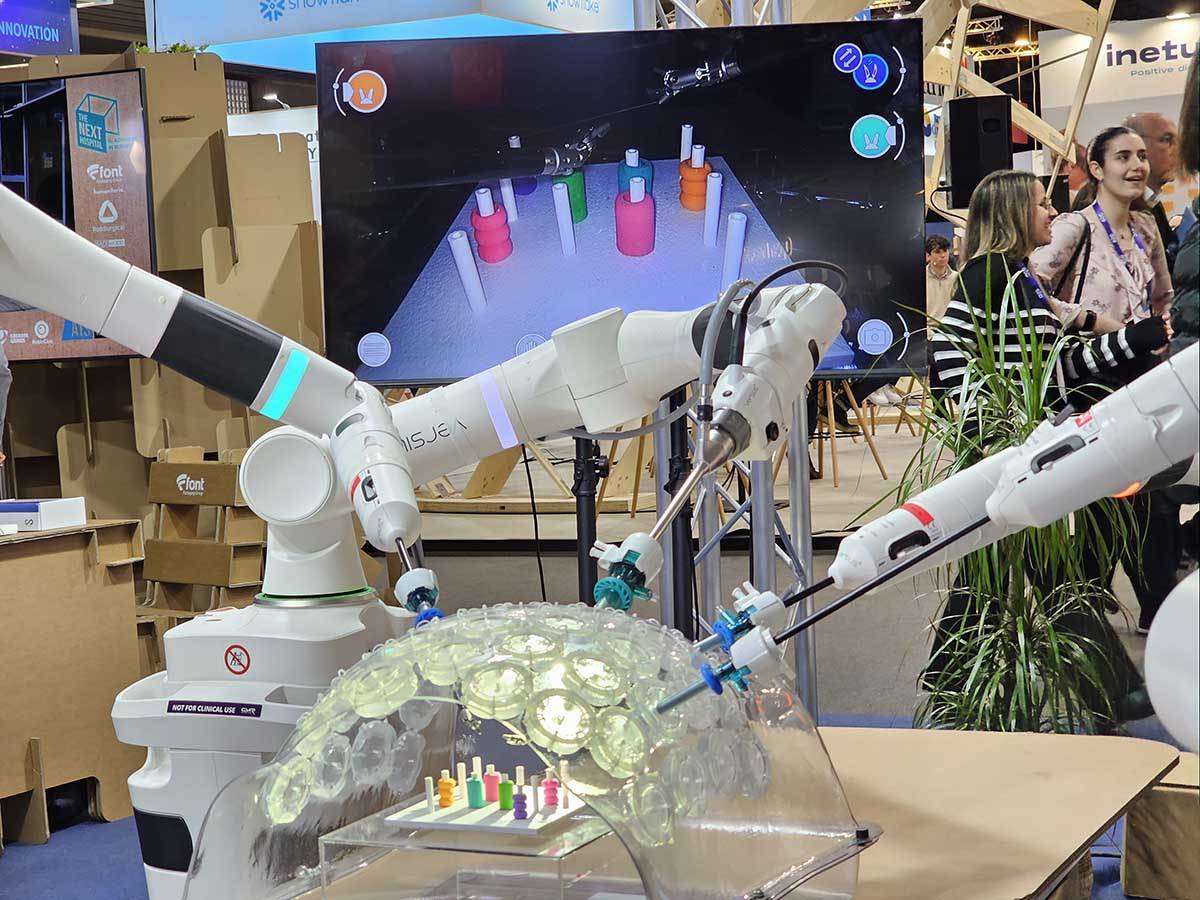  Versius hirurški robot 4.jpg - SmartLife / Ilija Baošić 