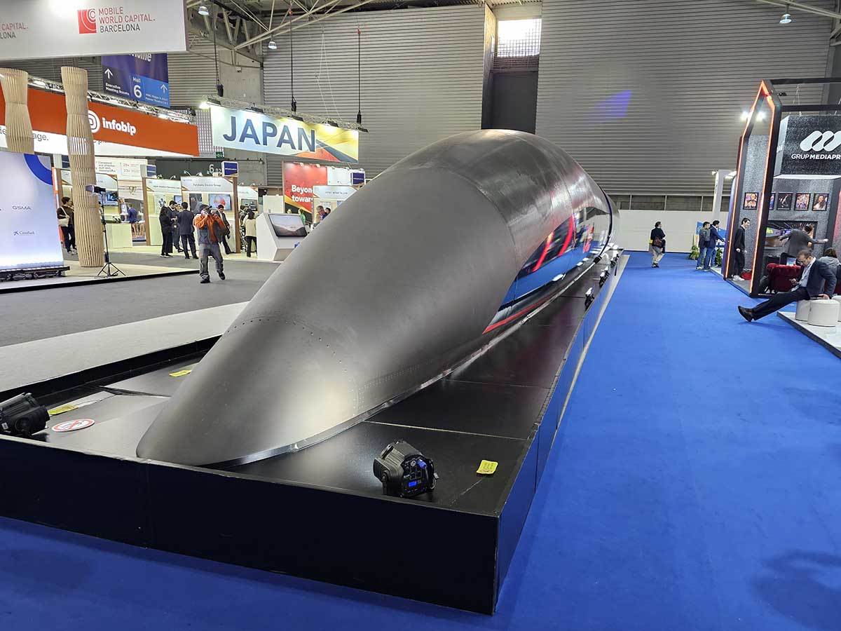  HyperloopTT kapsula za putovanje kroz cevi 1200 kilometara na sat 