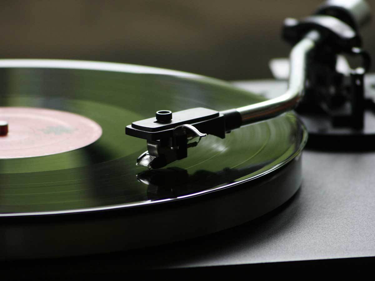  Prodaja gramofonskih ploča premašila CD prvi put od 1987 godine 