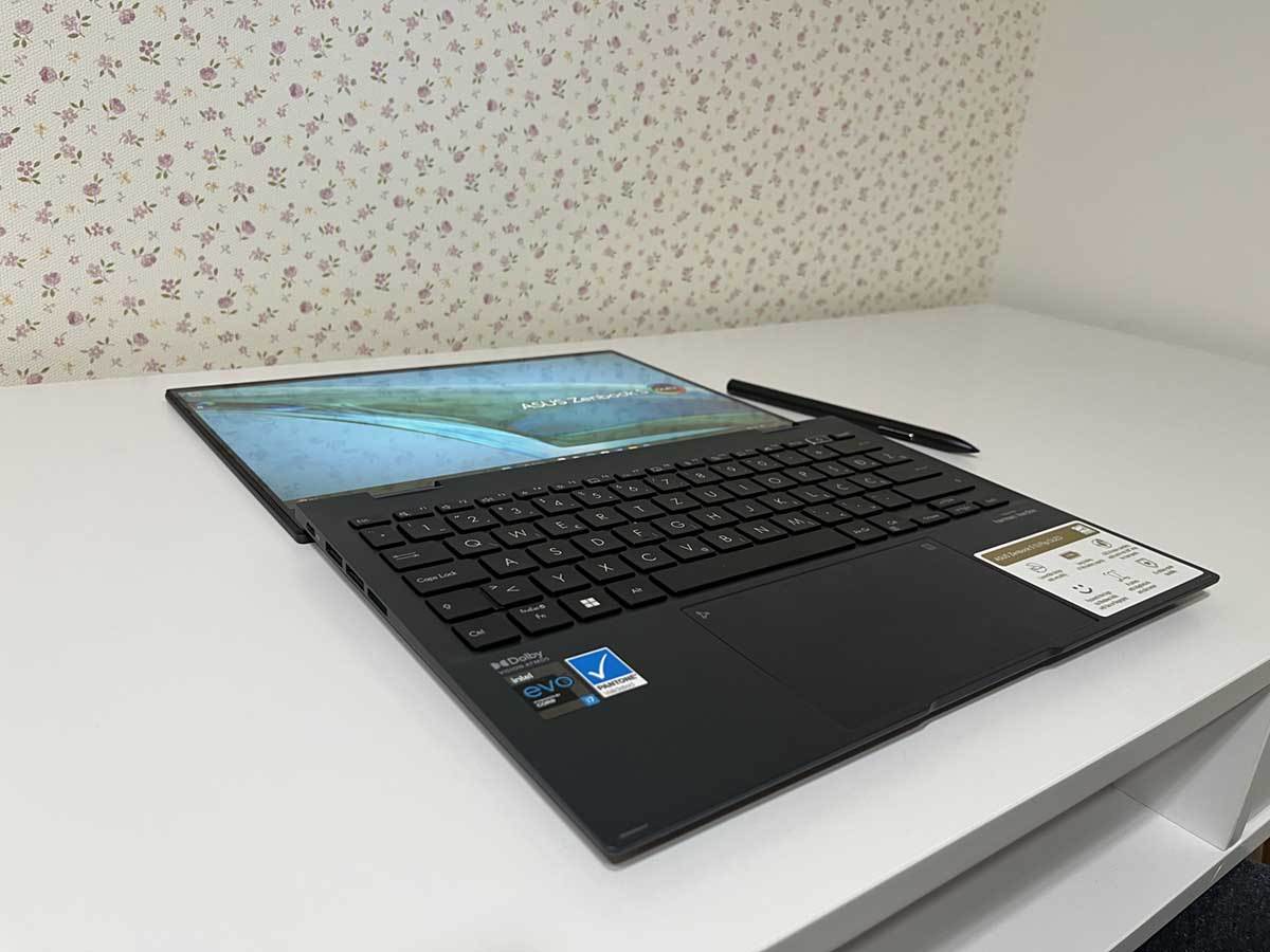  ASUS Zenbook S 13 Flip OLED 15.JPG - SmartLife / Ilija Baošić 