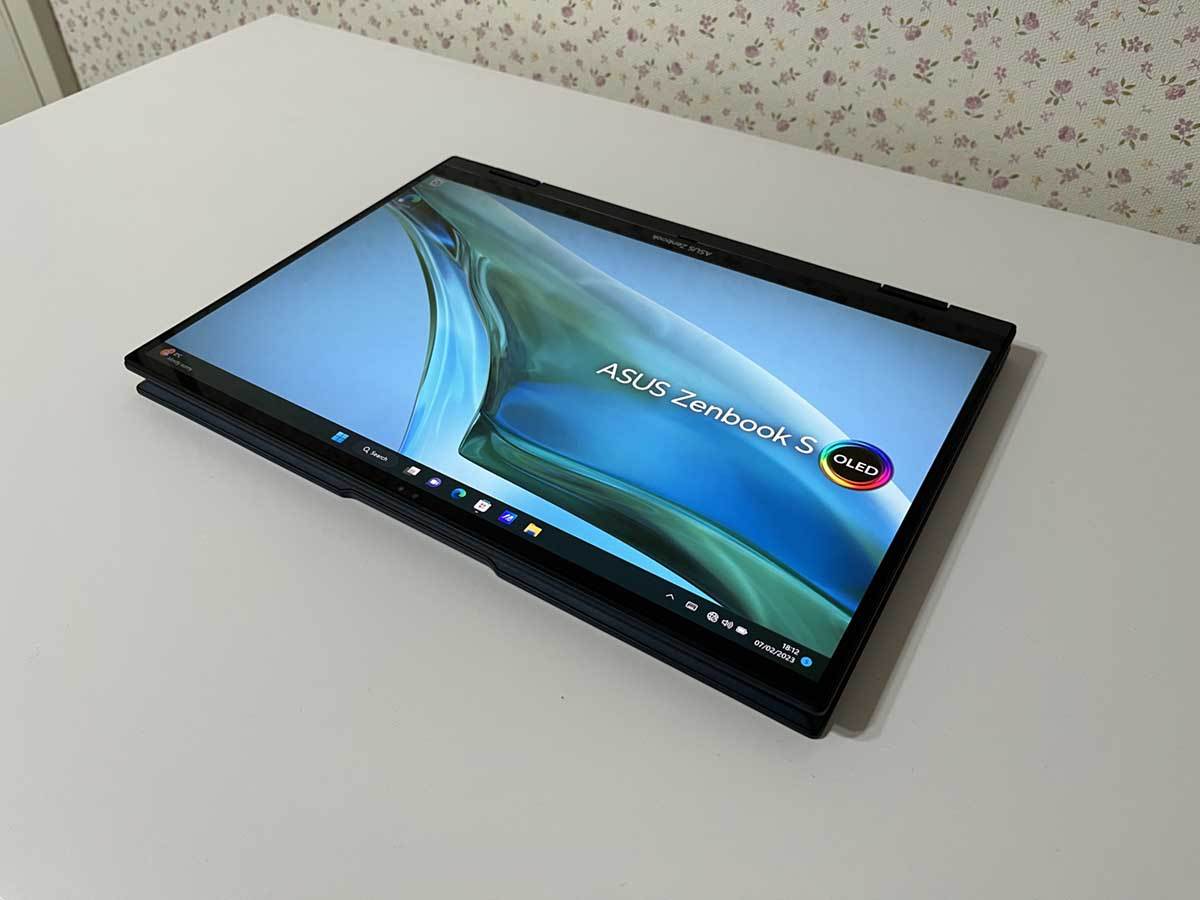  ASUS Zenbook S 13 Flip OLED 9.JPG 