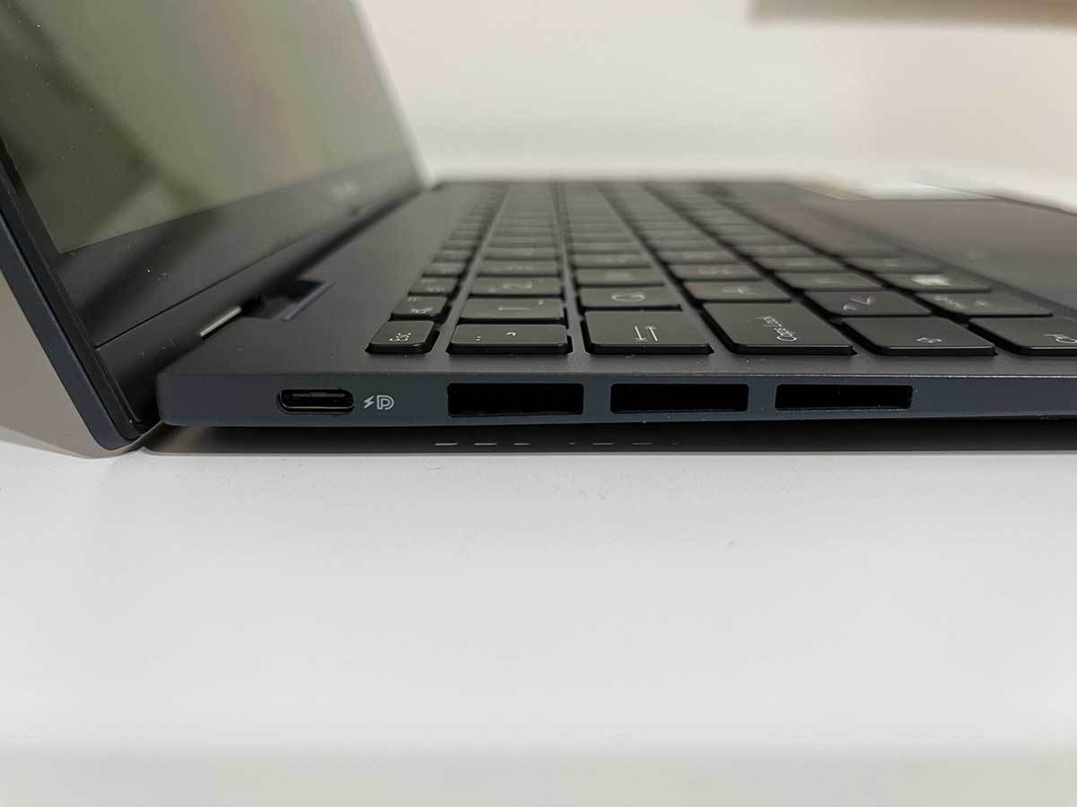  ASUS Zenbook S 13 Flip OLED 3.JPG - SmartLife / Ilija Baošić 