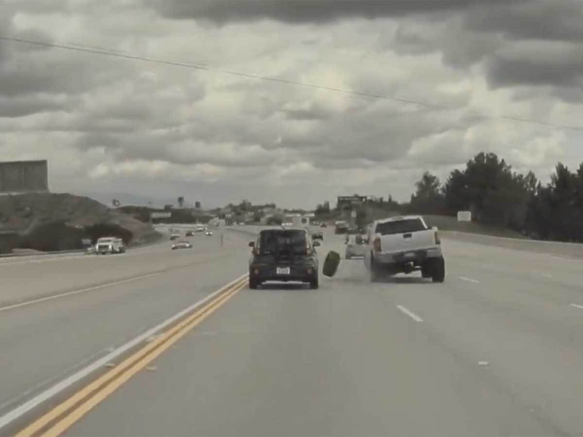  Saobraćajna nesreća Tesla Autopilot 6.jpg - Twitter / @Anoop_Khatra 