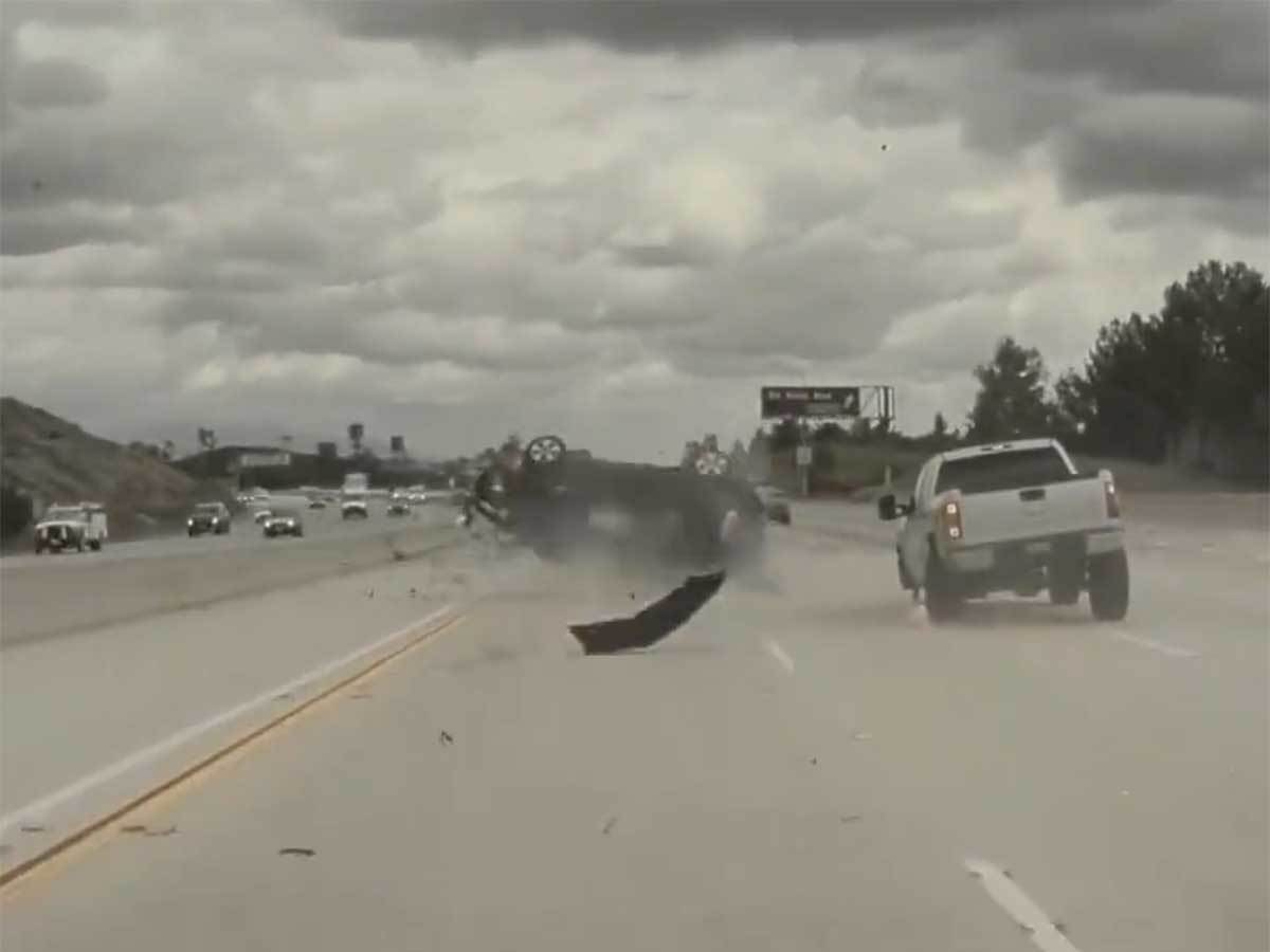 Saobraćajna nesreća Tesla Autopilot 3.jpg   Saobraćajna nesreća Tesla Autopilot 3.jpg
