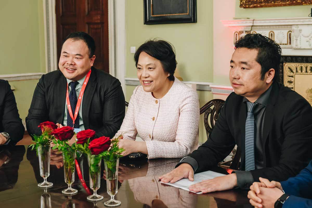  Huawei donacija Beli dvor 3.jpg - Huawei arhiva 