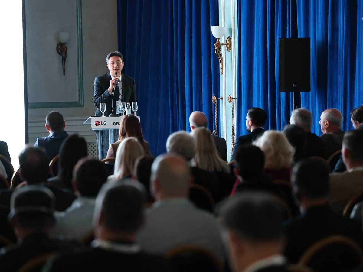 Multi V i_02.JPG   Multi V i_02.JPG