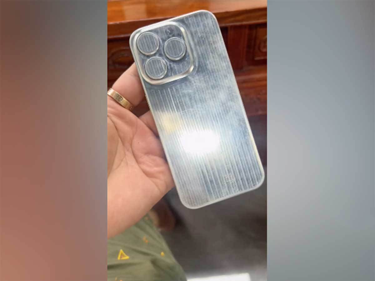 iPhone 15 Pro Max će biti izrađen od titanijuma i biće skuplji iPhone 15 Pro Max će biti izrađen od titanijuma i biće skuplji