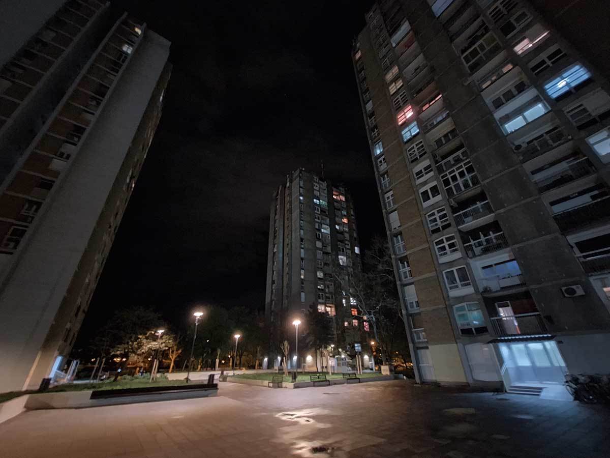  Samsung Galaxy A54 slike noću 3.jpg 