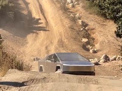 Tesla Cybertuck, off-road vožnja  Tesla Cybertuck, off-road vožnja