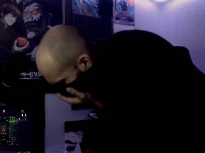 Strimer nakon eksplozije iPhone-a  Strimer nakon eksplozije iPhone-a