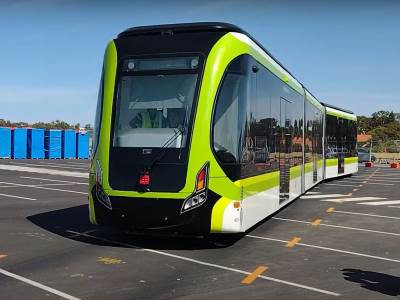 Autonomni tramvaj _ Pert _ Foto YouTube Transport of Perth.jpg  Autonomni tramvaj _ Pert _ Foto YouTube Transport of Perth.jpg